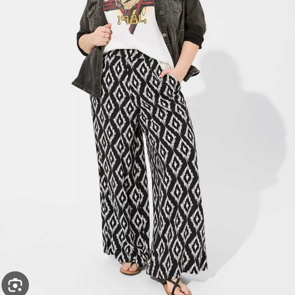 NWT Torrid Ikat Pull on Wide Leg Pant